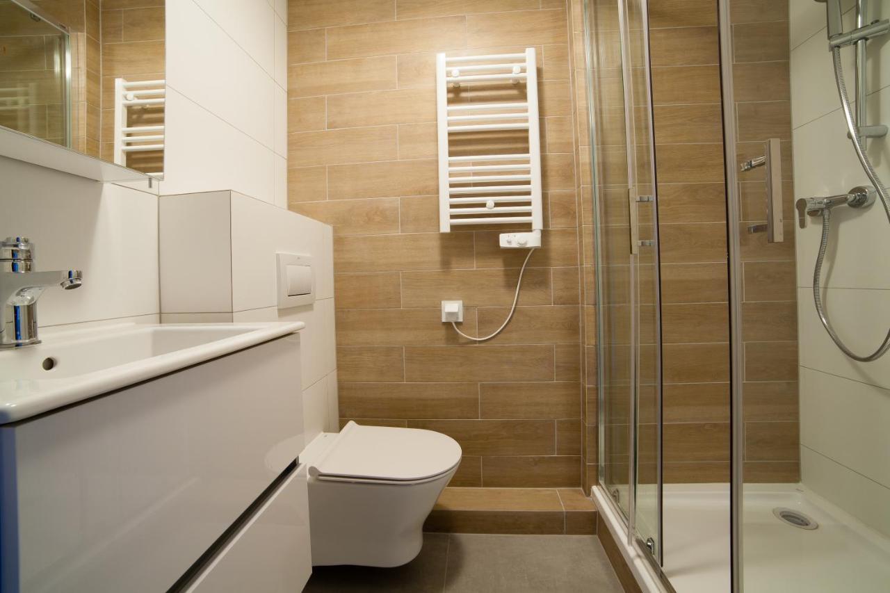 Starter III Aparthotel Wroclaw Bagian luar foto