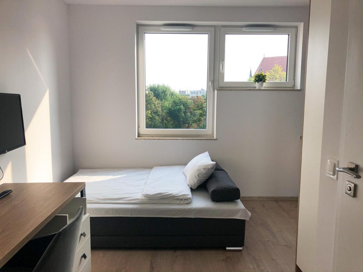 Starter III Aparthotel Wroclaw Bagian luar foto