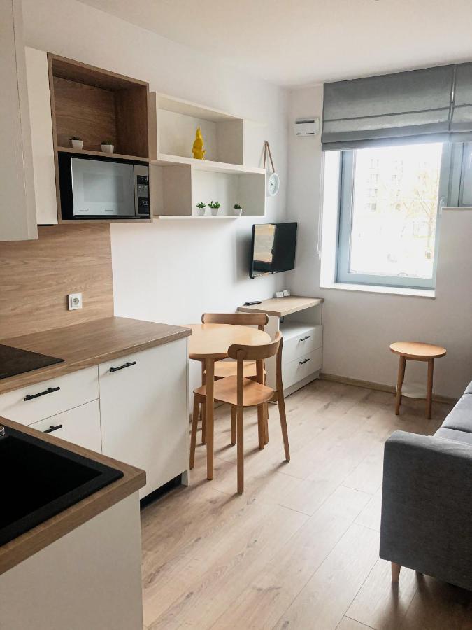 Starter III Aparthotel Wroclaw Bagian luar foto