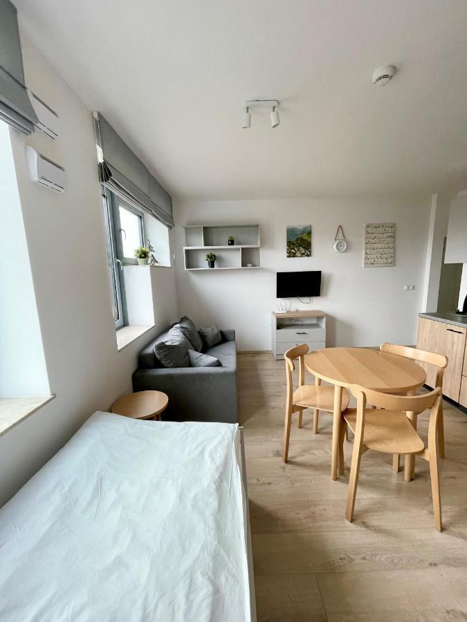 Starter III Aparthotel Wroclaw Bagian luar foto